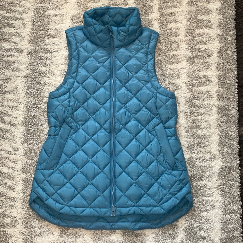 NWOT - WHISPER FEATHERLESS PUFFER VEST